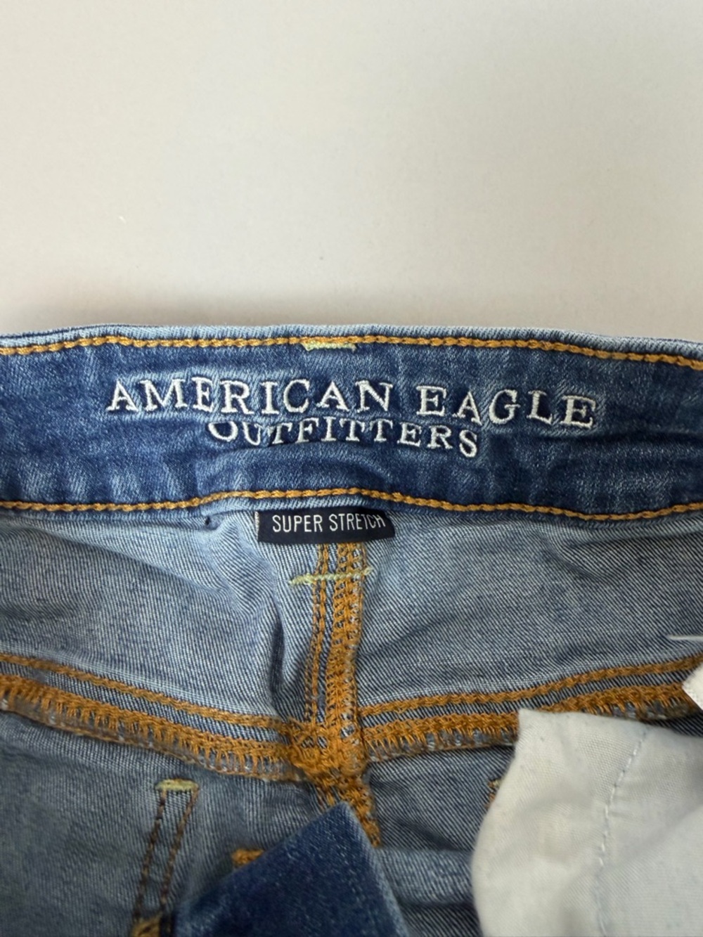 American Eagle Women’s Distressed Denim Low Rise Frayed Cut Off Shorts - Picture 3 of 10